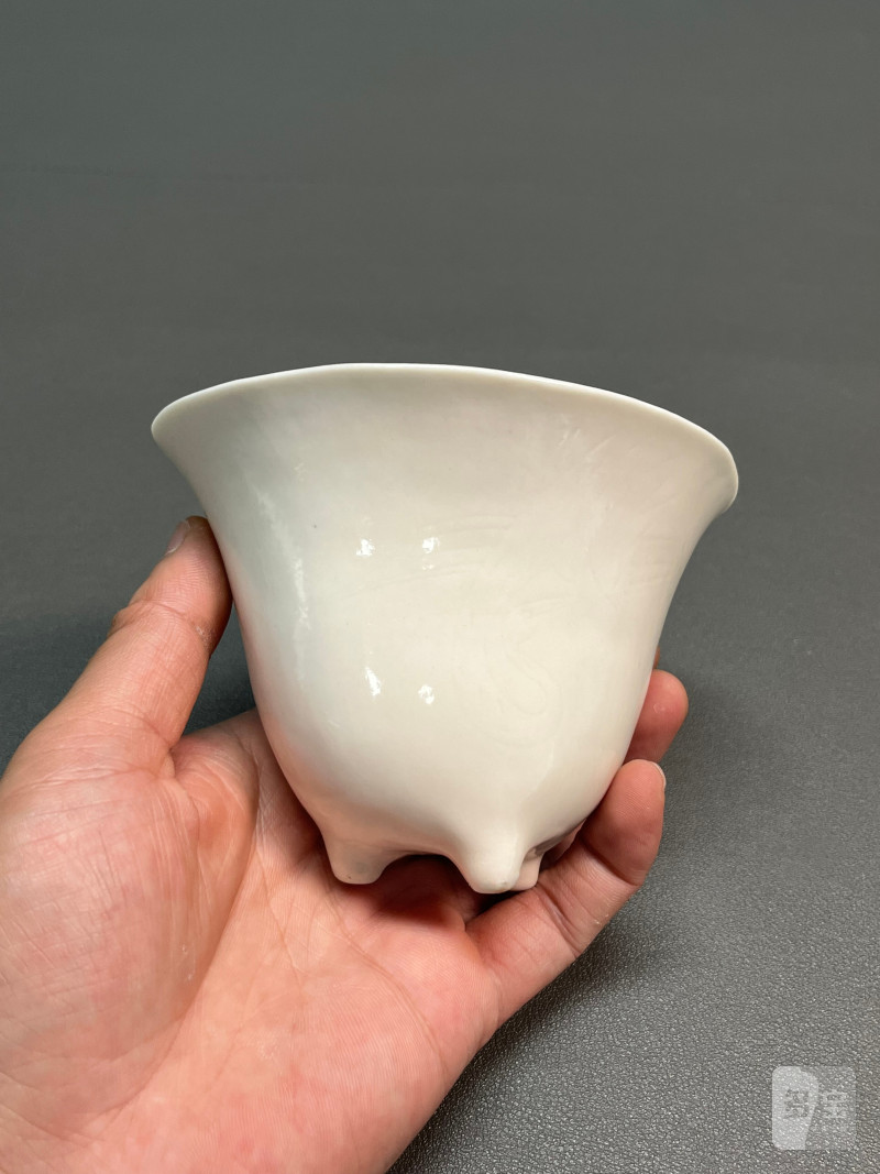 清康熙  德化窑白釉暗刻诗文杯 - 图14